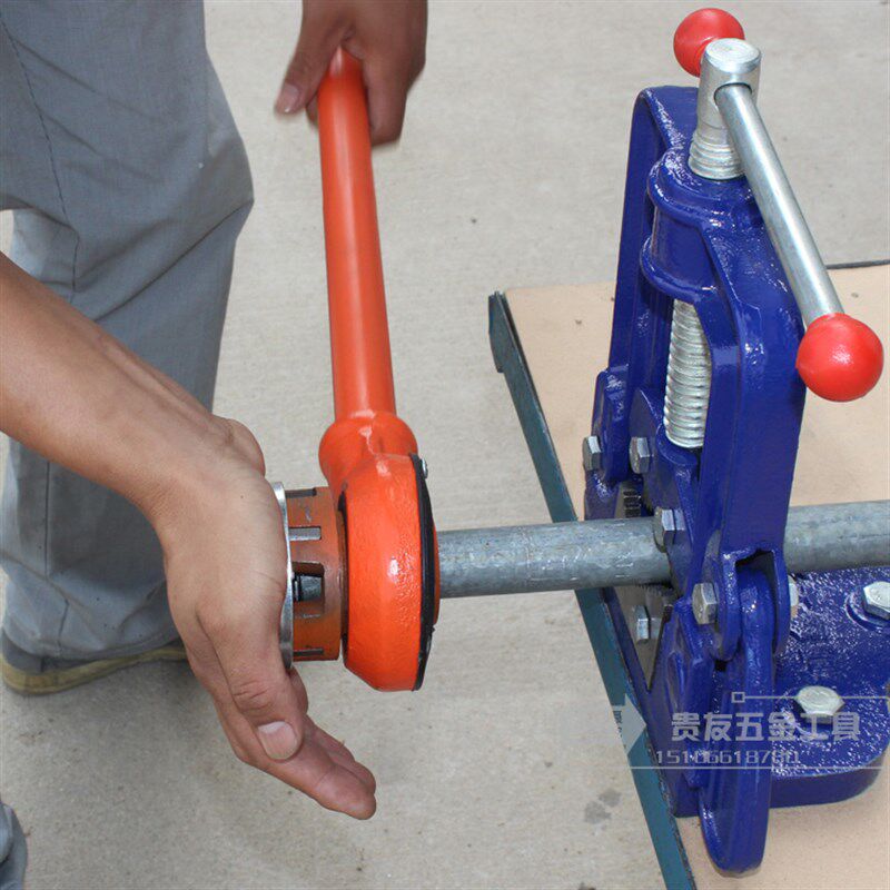 轻型管子绞板包邮手动套丝机铁管镀锌管套丝机水暖工具暖气套丝板