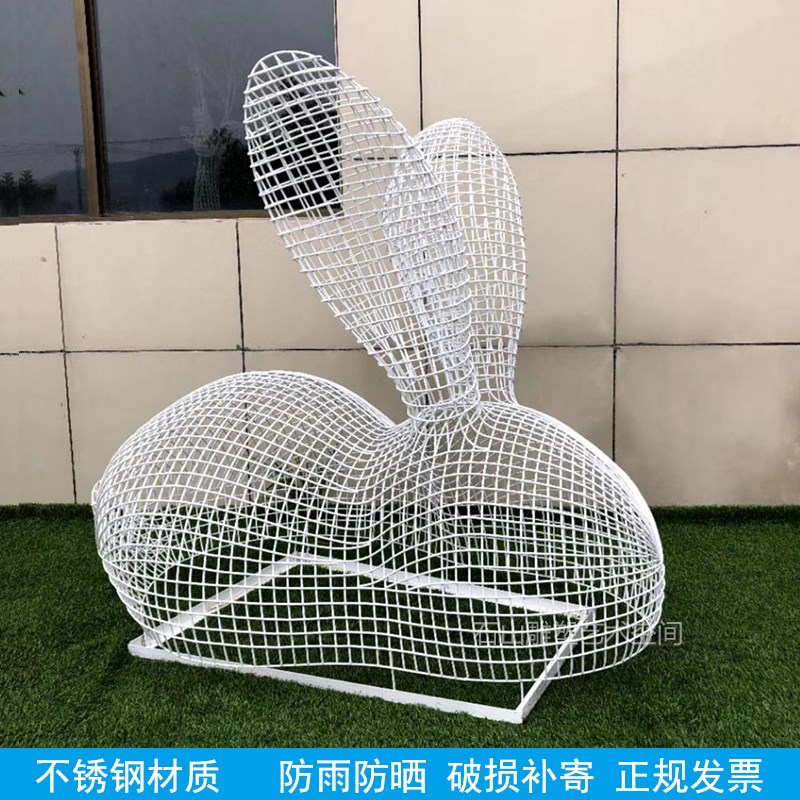 不锈钢动物雕塑定制广场大型镂空熊长颈鹿景观装饰品发光兔子摆件