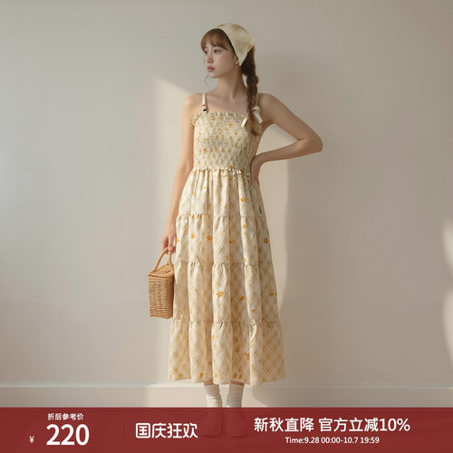 西町村屋度假风雏菊格纹吊带裙夏新款三角巾挂脖连衣裙XAAB10426