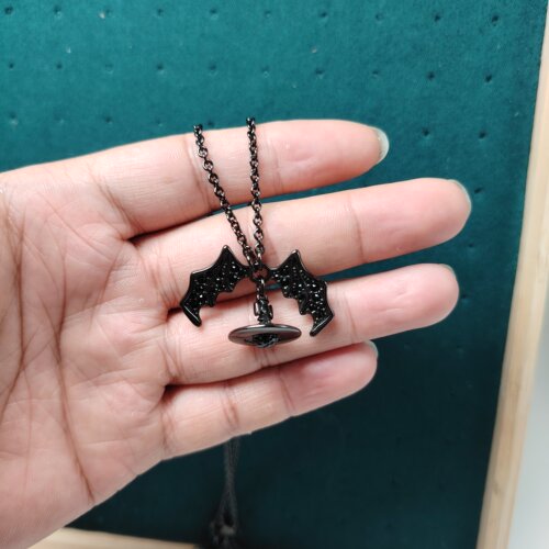 《现货秒发》土星恶魔翅膀立体星球项链朋克气质高级感百搭锁骨链