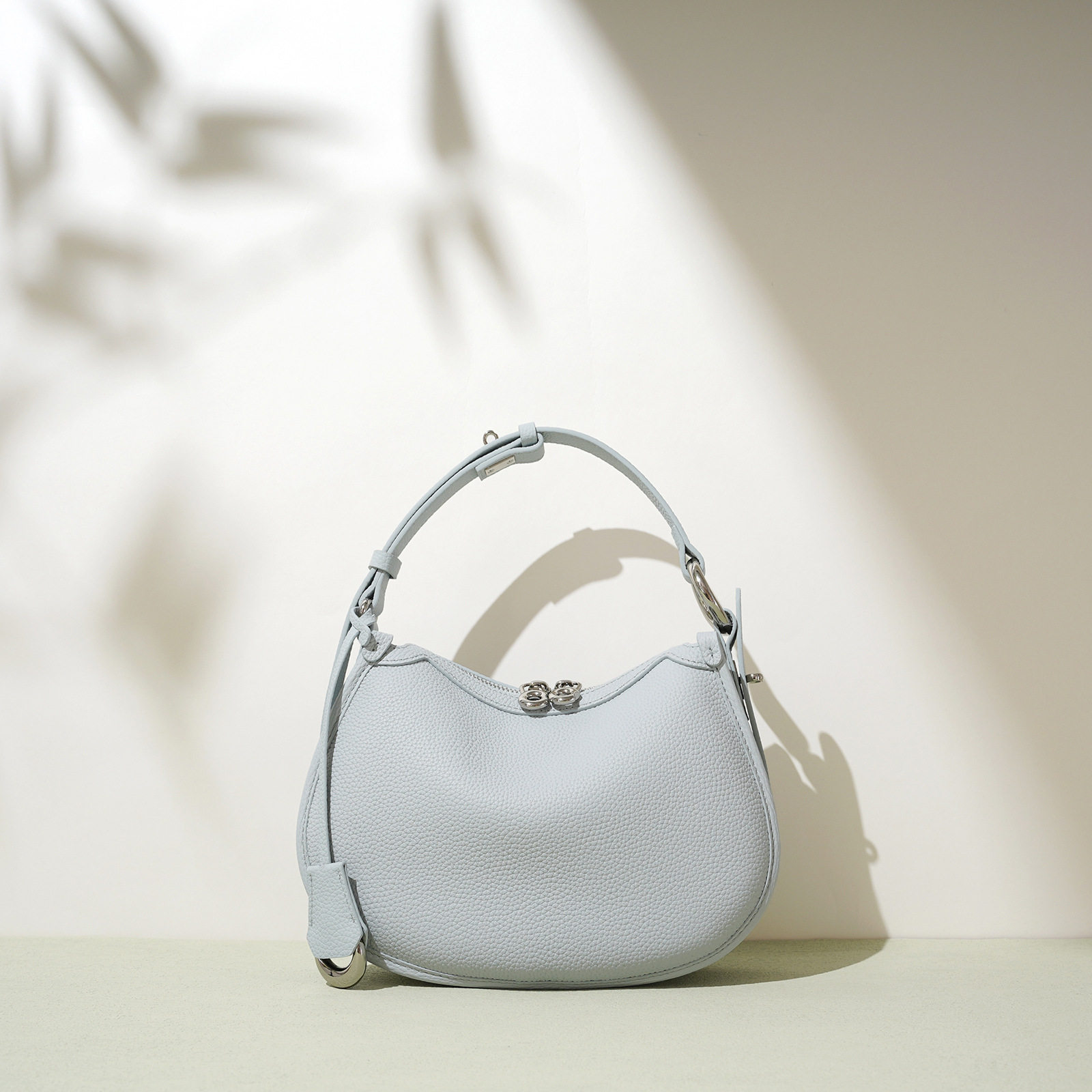 手提包包女2026春夏新款简约单肩包高级感小众设计斜挎包女大容量