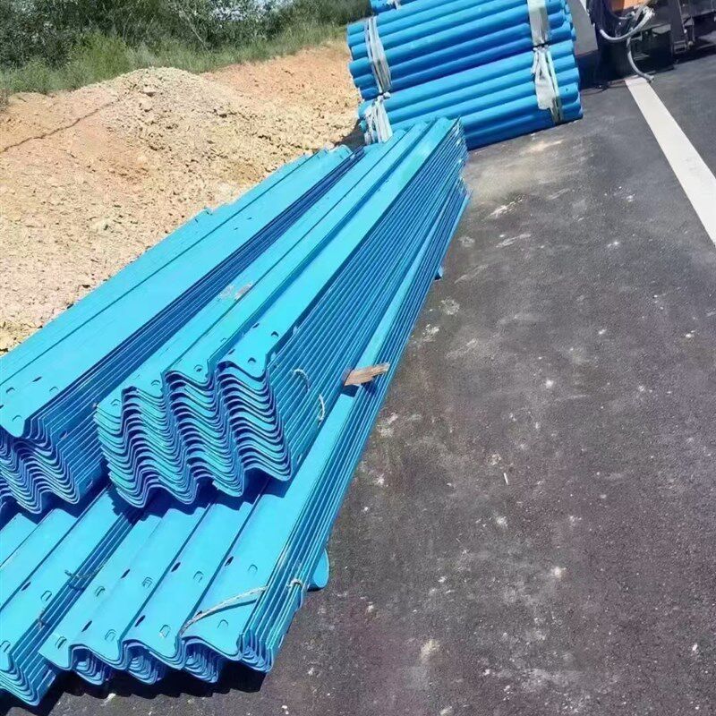波形护栏板 防撞护栏 护栏板 隔离护栏 护栏 镀锌护栏 立柱盖帽