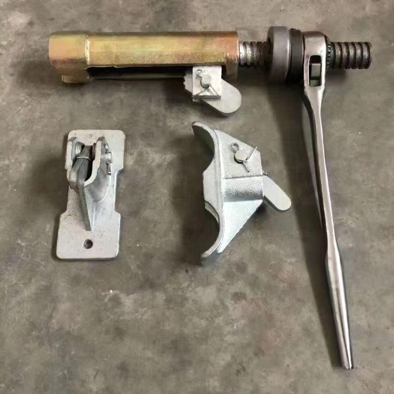建筑新型蝴蝶扣配件钢筋拉紧器拉紧器模板卡平板扣穿墙螺丝卡扣