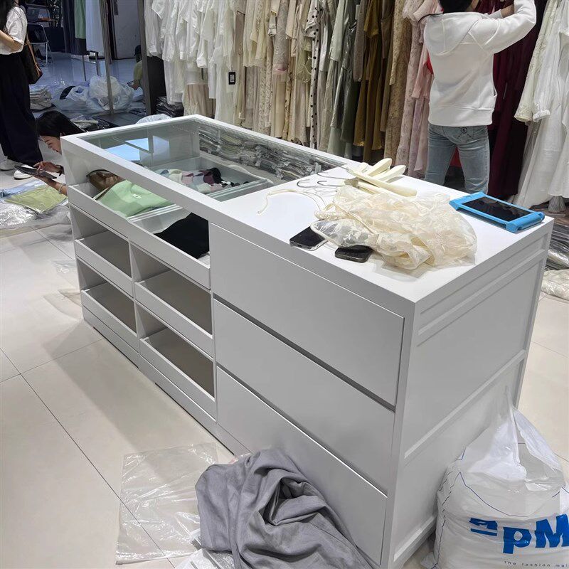 服装店中岛展示台边柜储物柜烤漆装饰品柜摆件女装店展台陈列展示