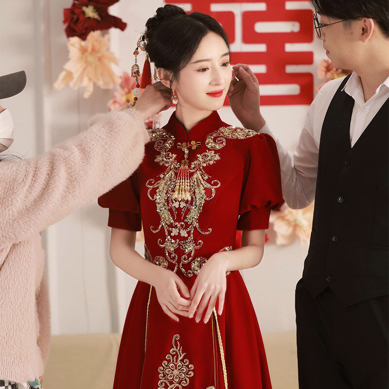 中式旗袍敬酒服新娘2024新款酒红色订婚秀禾连衣裙高级感结婚礼服