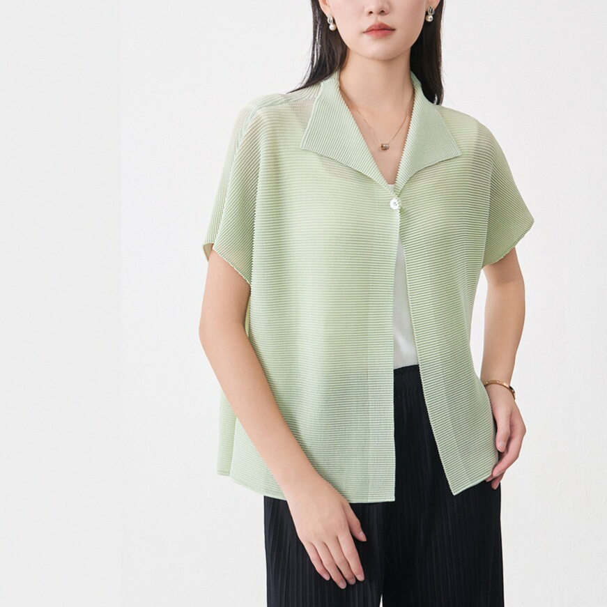 立体褶皱外套女春夏薄款外搭高级感休闲百搭女士短袖开衫上衣