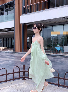 2026新款春夏亲子装母女裙绿色V领吊带连衣裙海边度假露背长裙高
