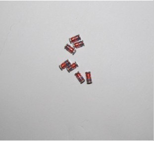 贴片稳压二极管 1W 1N4740 ZM4740 DL4740 LL41 玻璃 10V