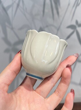 惊蛰 草木灰手绘紫藤花蕊主人杯 浮雕茶杯品茗杯功夫茶具 釉下彩