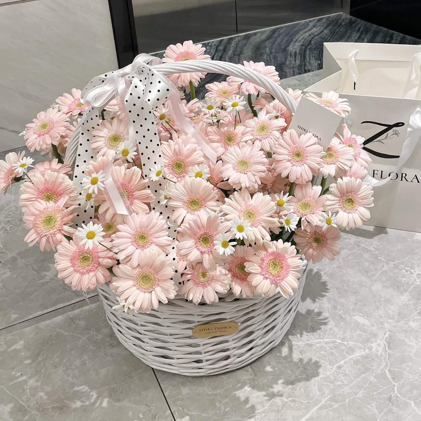 菊弗朗手提花篮鲜花速递同城配送