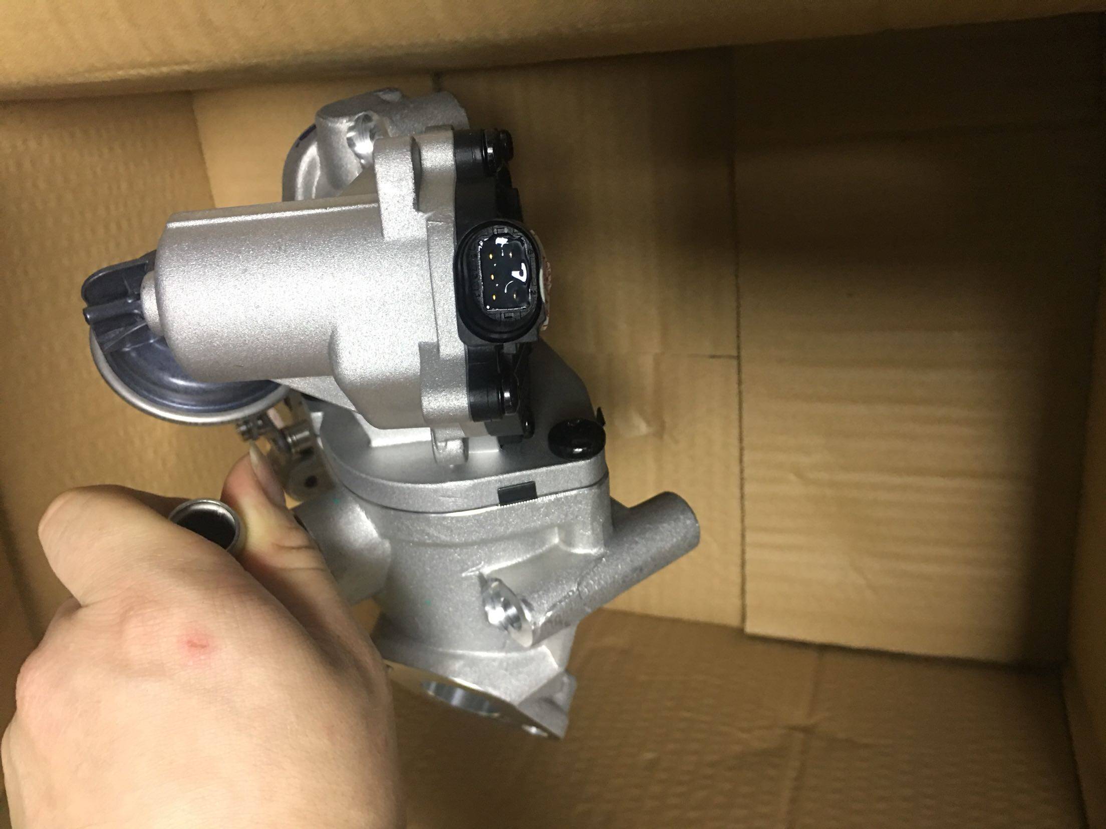 上汽大通V80EGR阀大通G10EGR冷却阀废气循环阀大通V80节气门EGR