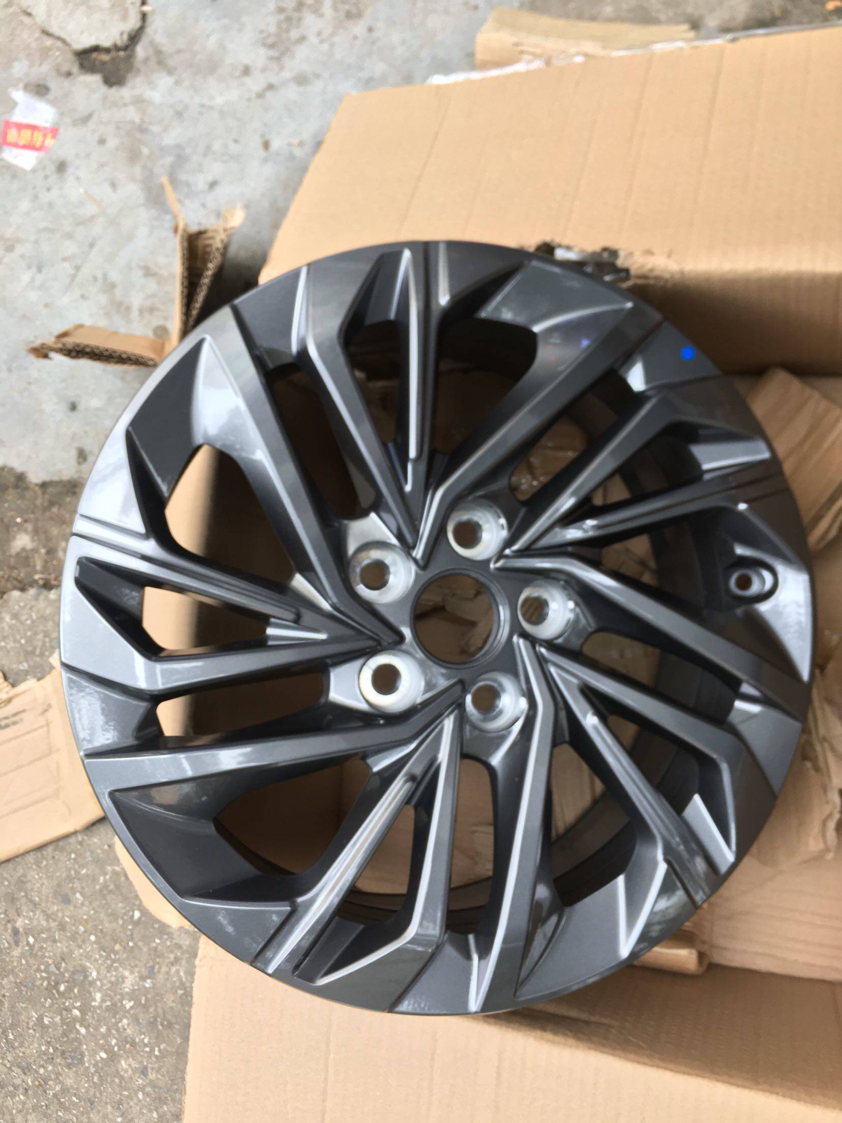 上汽大通G50轮毂胎铃铝圈轮辋大通G50轮毂铁钢圈轮毂盖铝合金钢圈