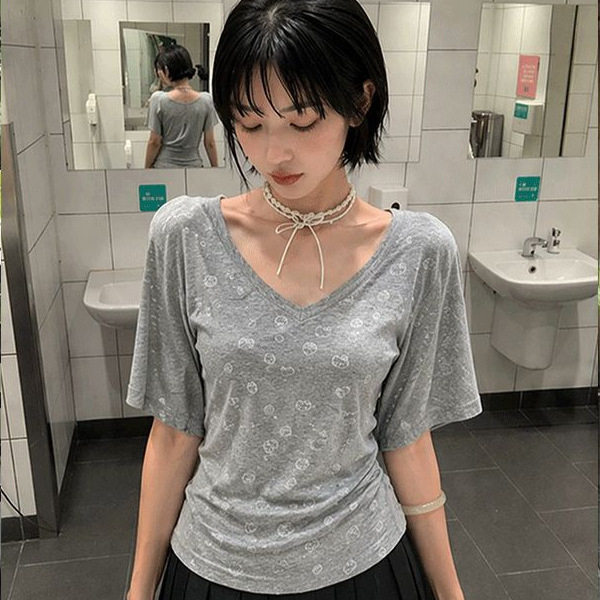 夏季V领蝙蝠袖修身显瘦女T恤