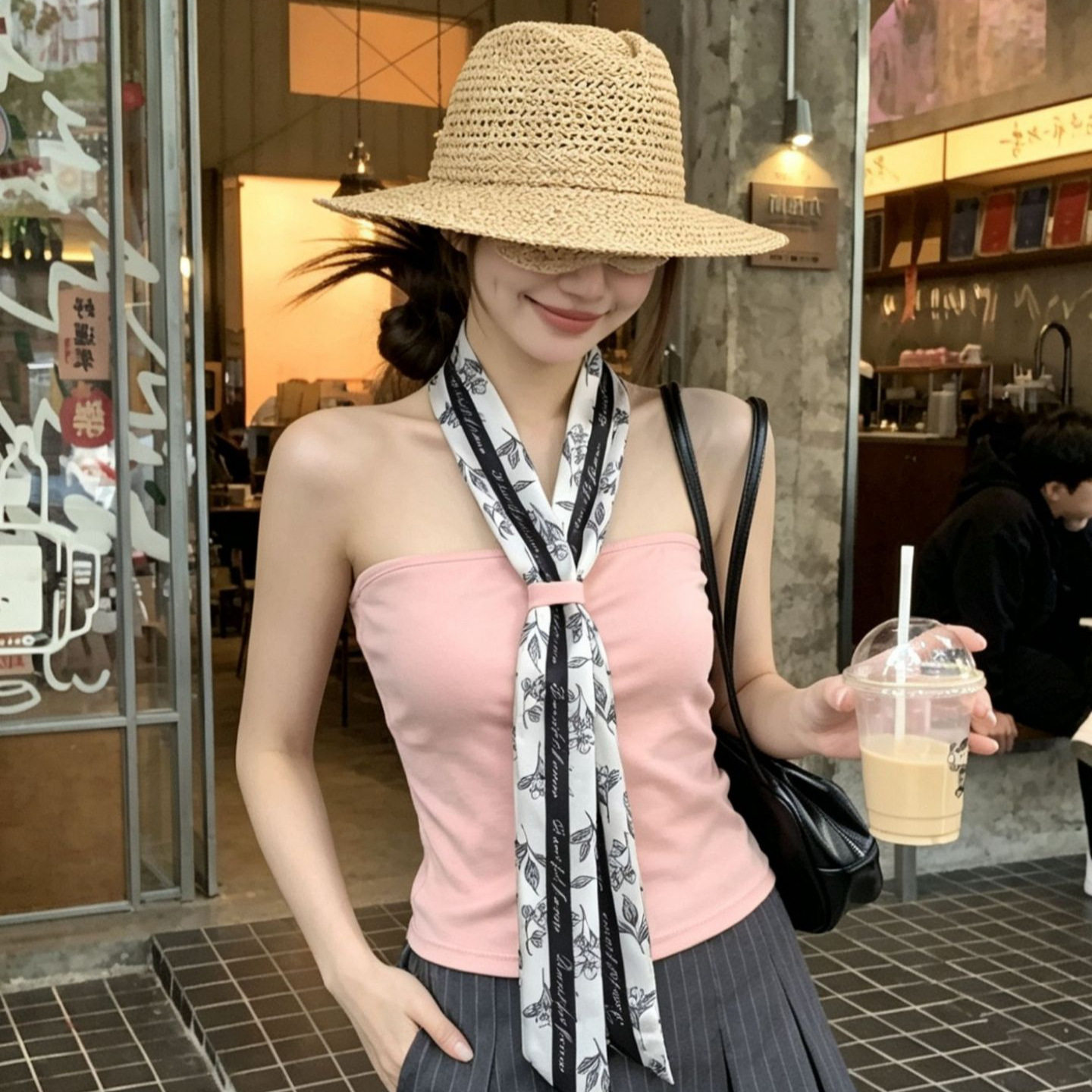 夏季甜辣风挂脖吊带背心显瘦图片