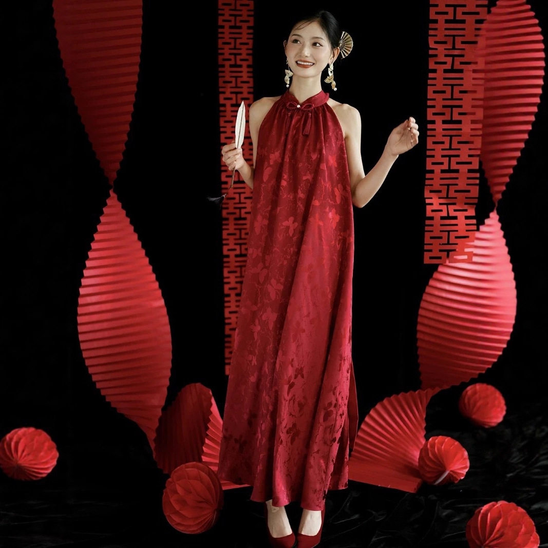 2026新款新中式红色挂脖旗袍孕妇敬酒服大码订婚礼服裙晨袍女新娘图片