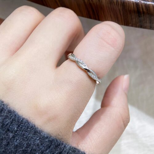 莫比乌斯无尽的爱莫桑钻戒指 925银送女友百搭日常通勤叠戴戒指