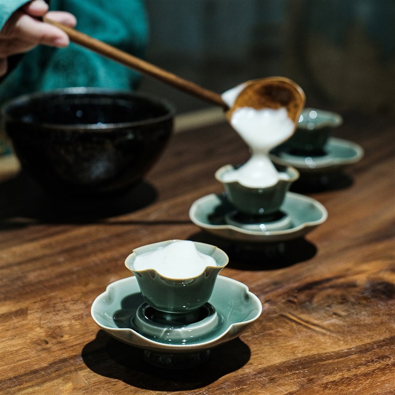 仿宋耀州窑秘色青瓷杯 青釉花口小茶盏纯手工景德镇茶具组