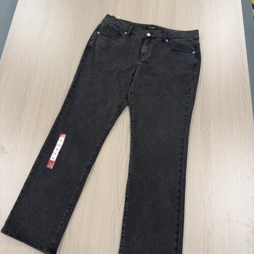 GUESS 时尚经典百搭牛仔裤-KO4D3102