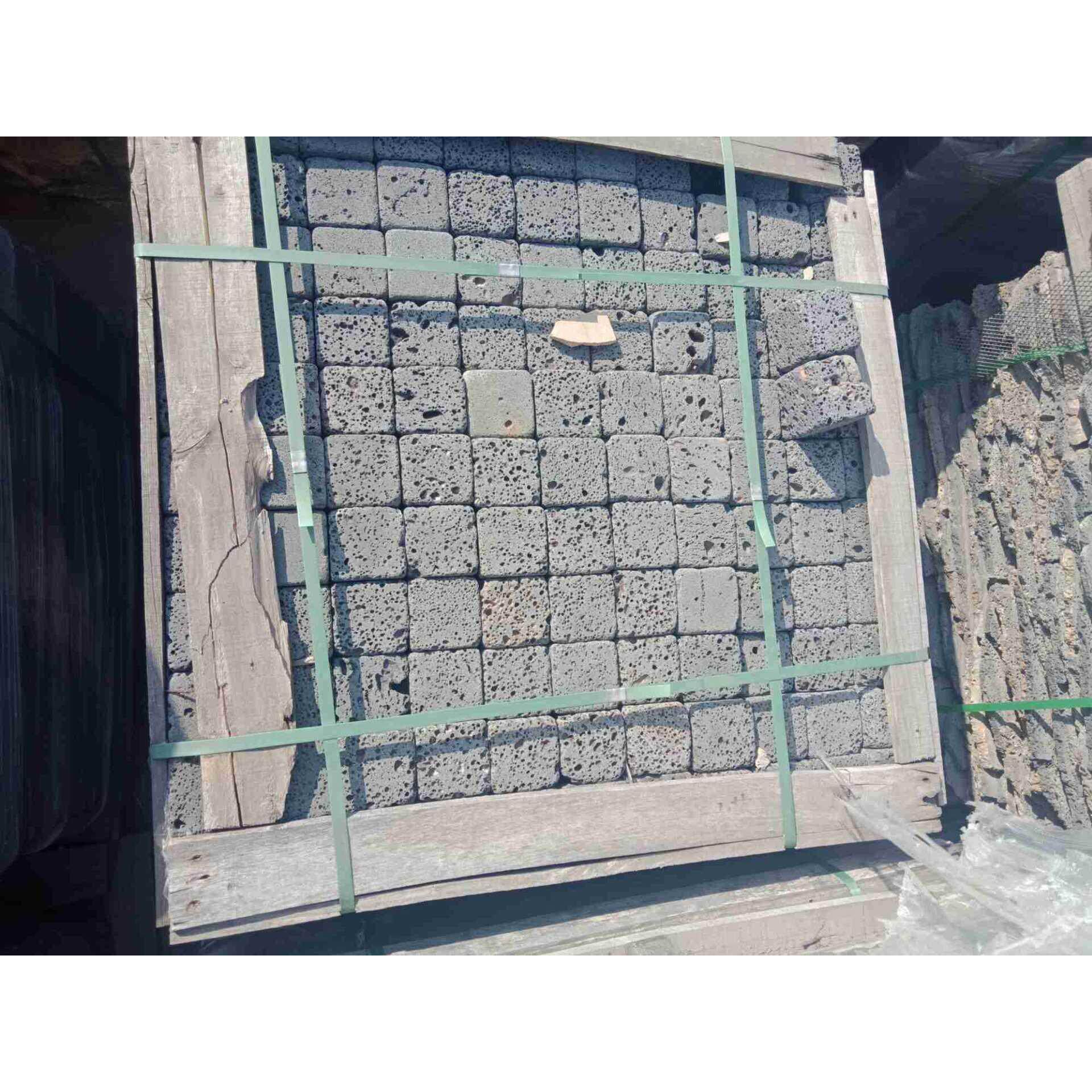 厂家供应灰色火山岩石铺丁仿古路砖滚磨 0*110厘米433方石块