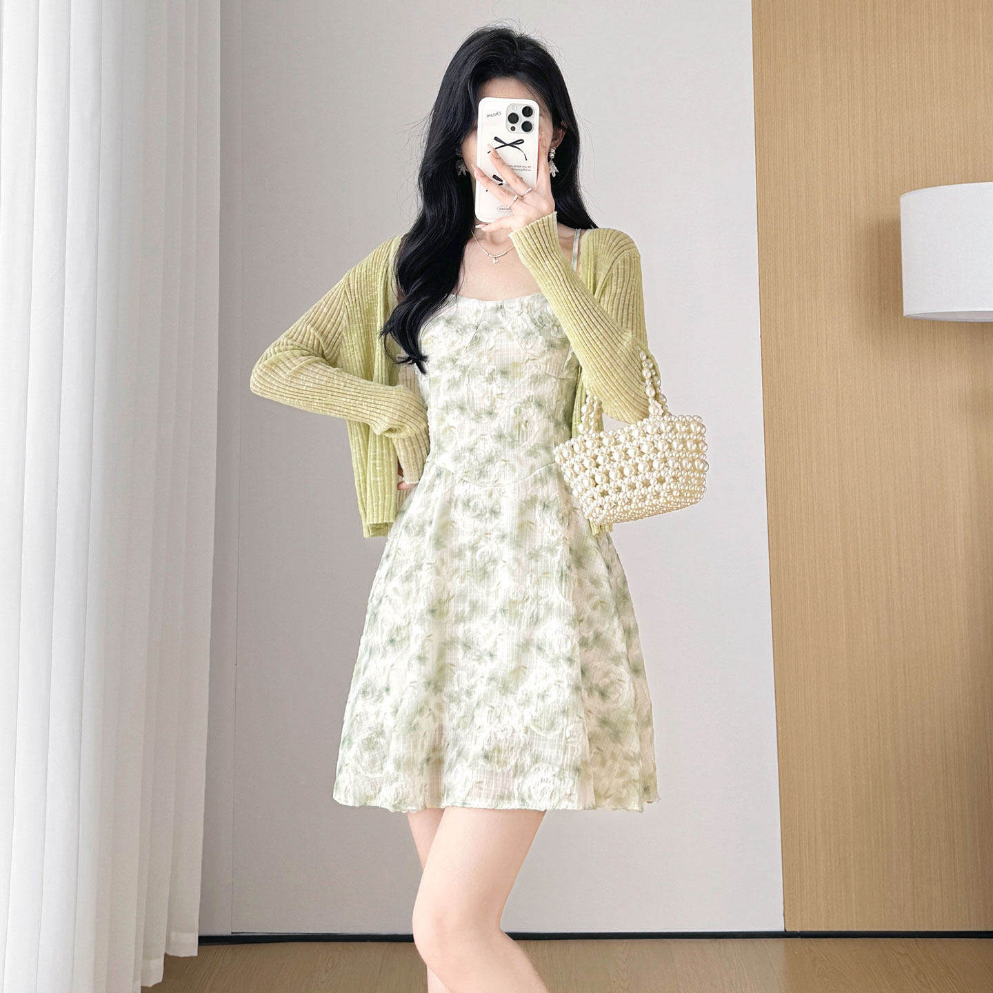 初夏巨好看绿色碎花吊带连衣裙女夏小个子森系收腰短款裙子两件套