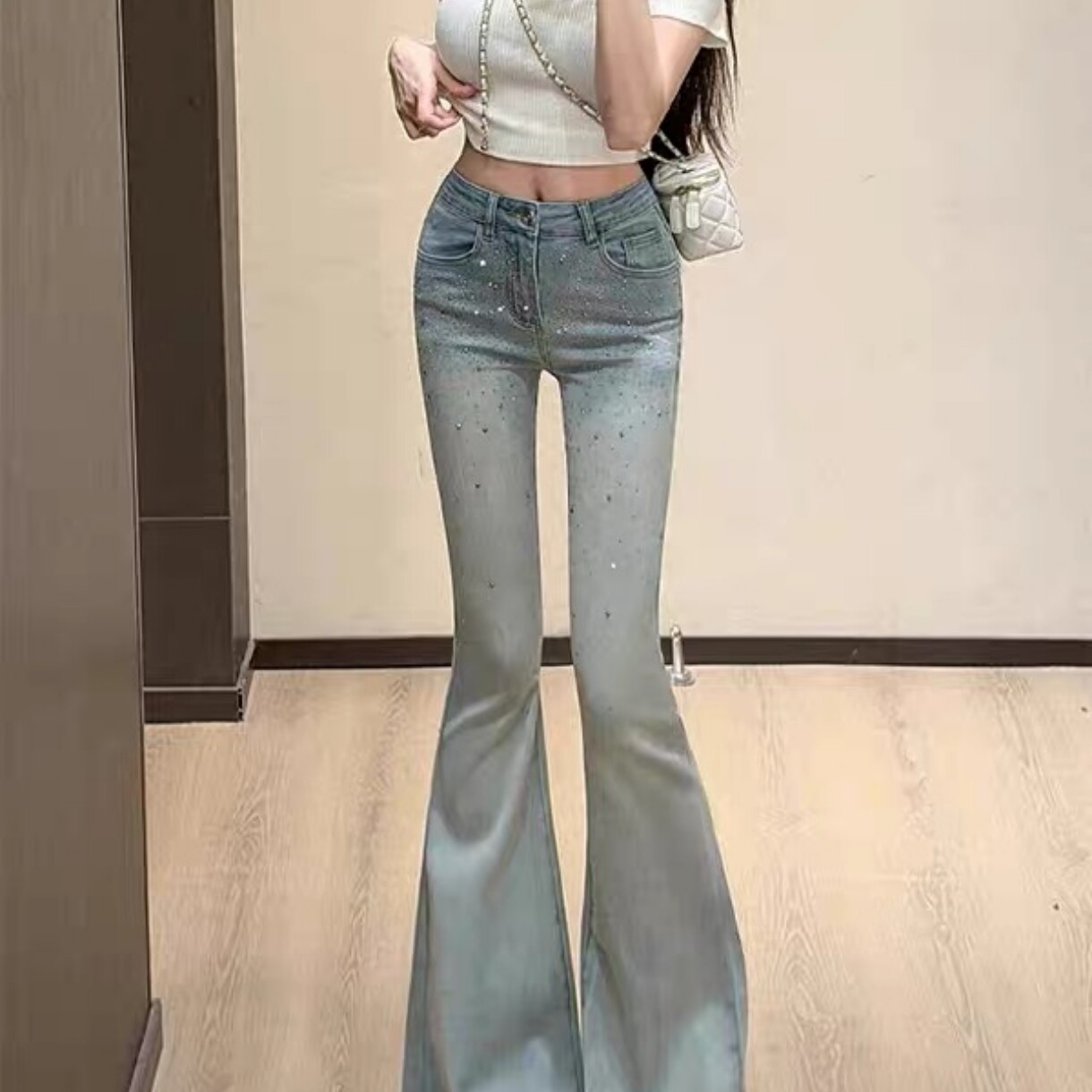 浅色辣妹网红烫钻微喇牛仔裤女2026春夏新款修身小个子百搭长裤子