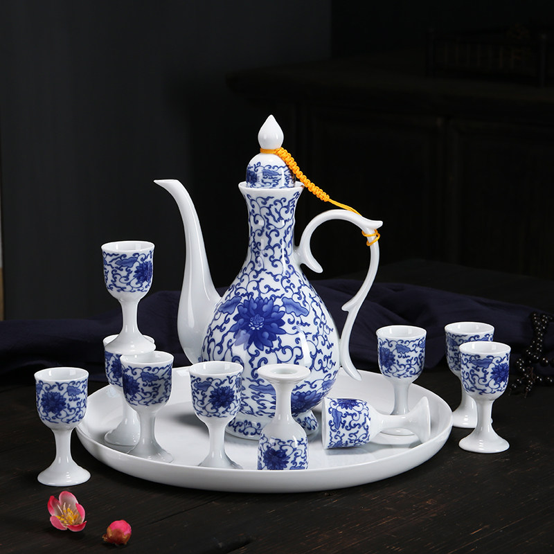仿古中式陶瓷酒具手工青花烈酒杯家用白酒分酒器组