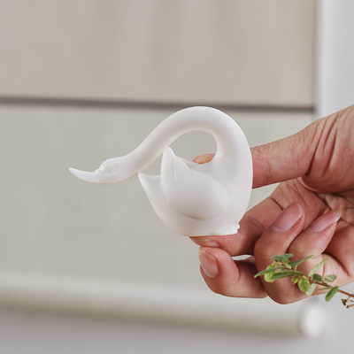 精品德化陶瓷摆件白玉泥白天鹅桌面茶盘玄关电视柜软装家居小饰品