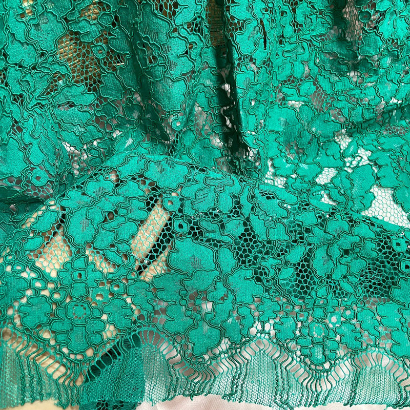 新款股线蕾丝面料 服装蕾丝布料波浪边定位蕾丝料 连衣裙蕾丝料