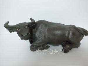 陶瓷卧牛摆件工艺品 水牛办公室摆件 大号 前台摆设 黑牛开业送礼