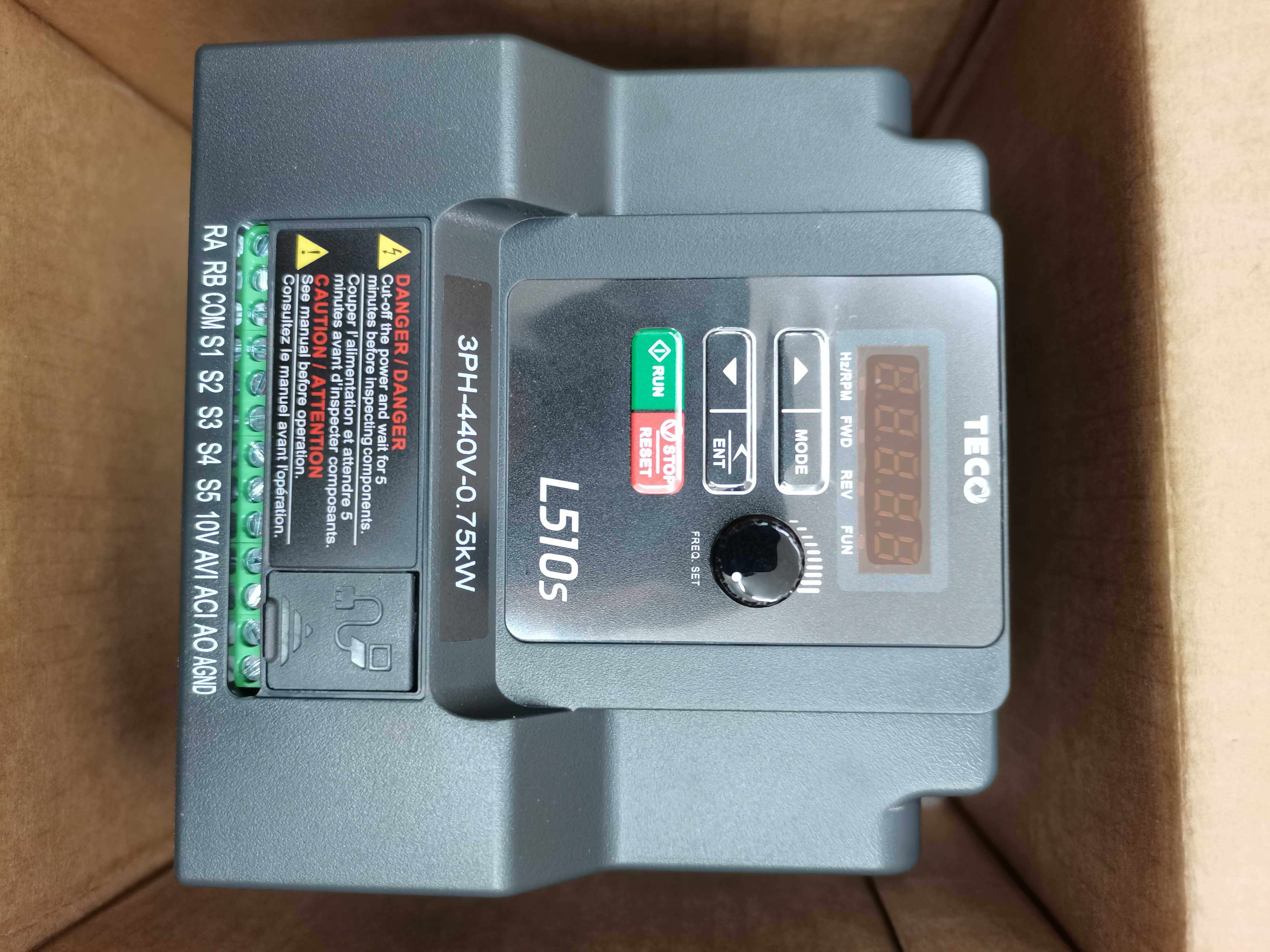 TECO东元变频器 L510S系列3PH-440V-0.75KW L510-401-SH3-NC 台安