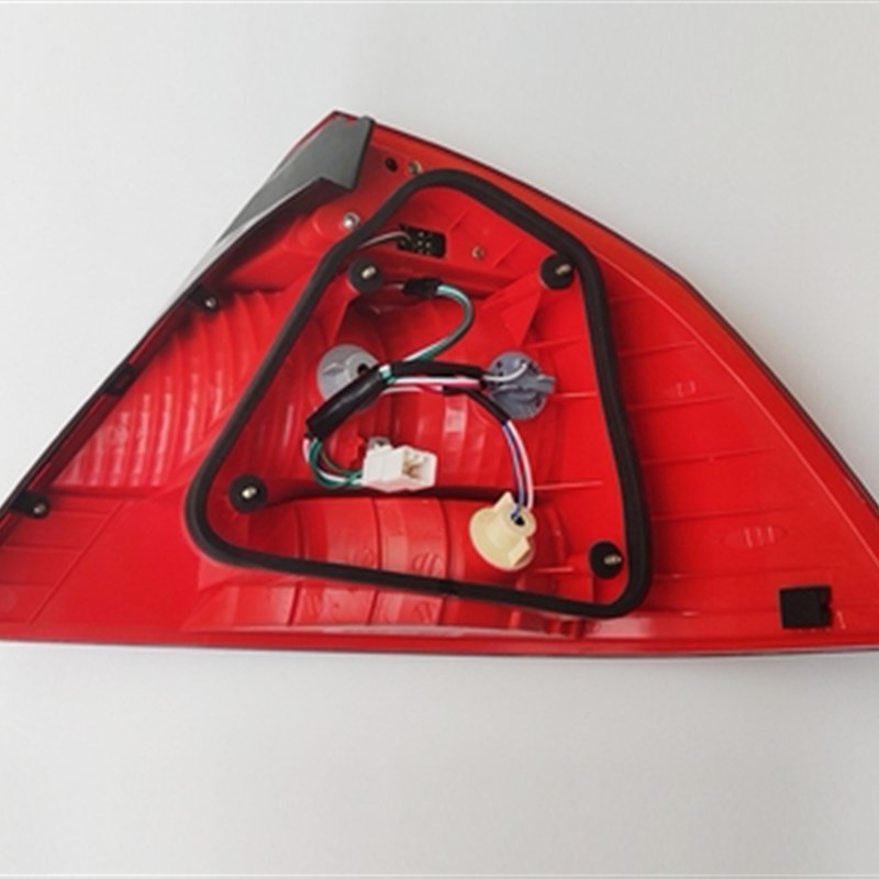 江淮宾悦后尾灯总成左右后大灯组合倒车灯刹车灯防追尾灯总成