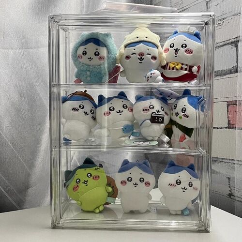 chiikawa收纳盒o展示柜吉伊卡哇展示架乌萨奇小八透明防尘挂件整