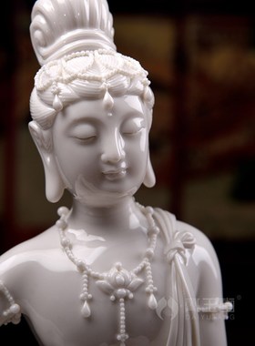 戴玉堂陶瓷摆件《坐岩自在水月观音》林建平德化菩萨像家居艺术品