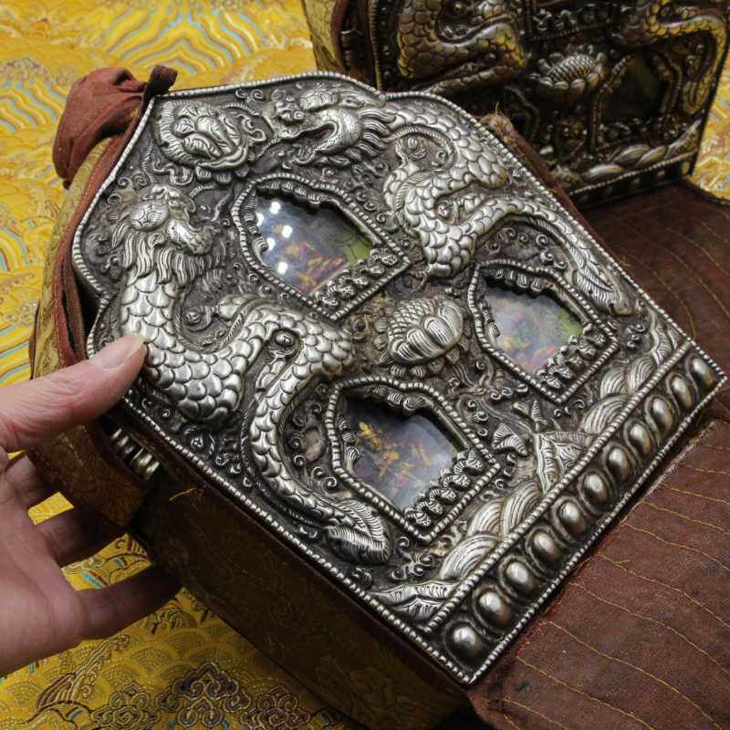 藏银嘎乌盒尼泊尔纯手工挂件摆件复古做旧噶乌盒大号擦擦佛像家居