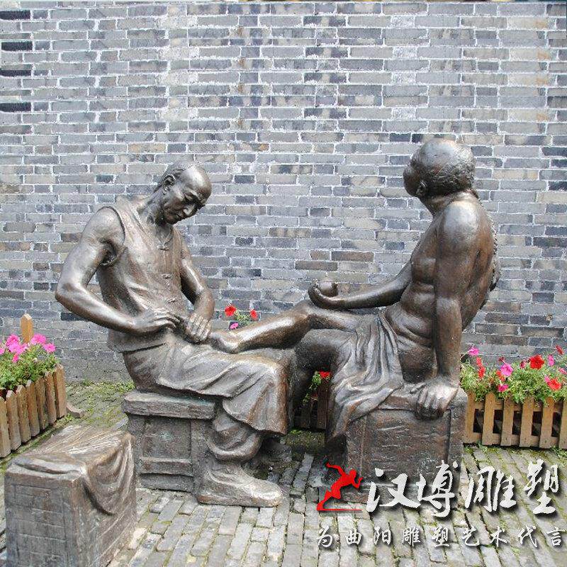 商业步行街修鞋匠人物雕塑玻璃钢铸铜民间老手艺人物铜雕人物定制