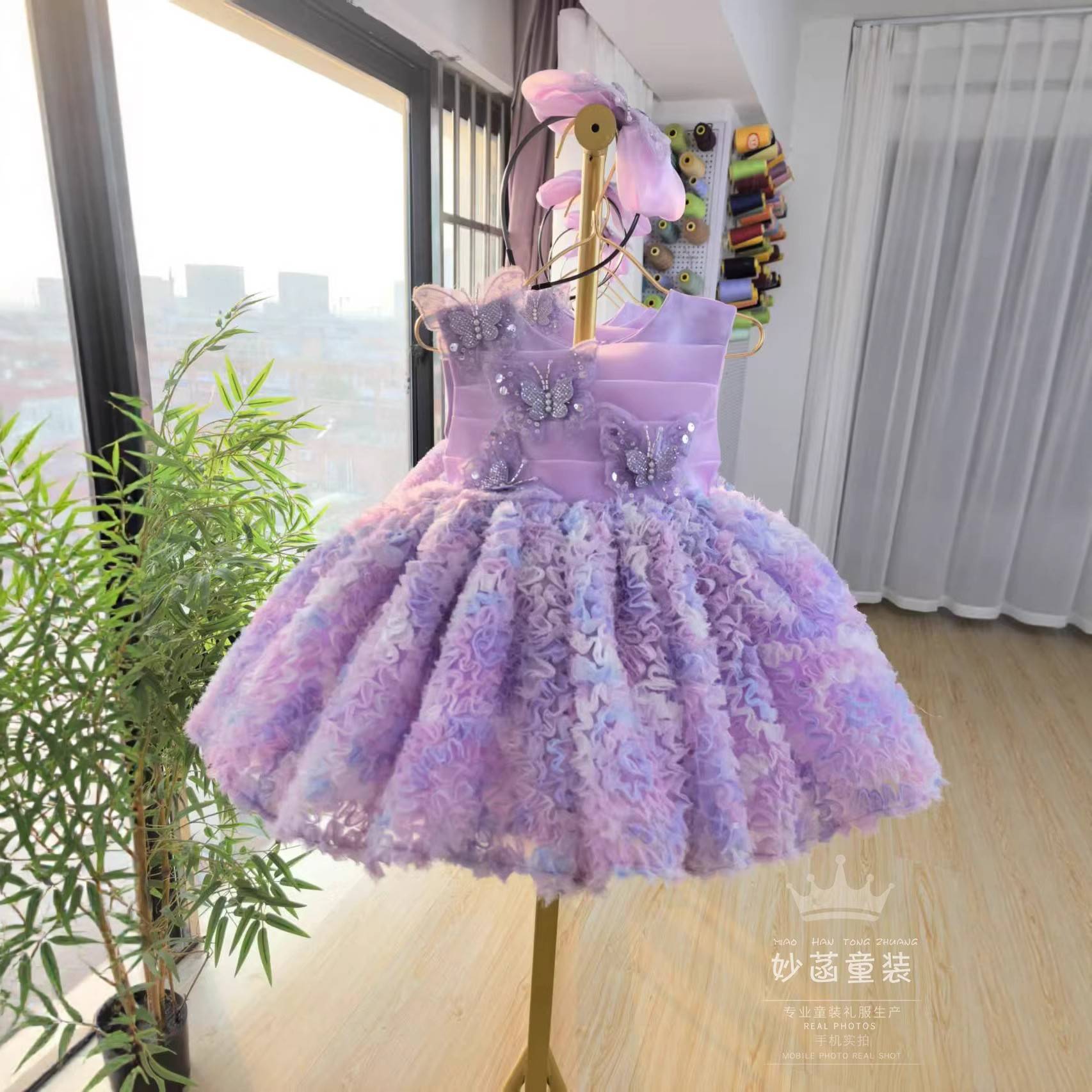 2026新款女童紫色轻奢公主裙儿童生日高级感走秀晚礼服蝴蝶设计时图片