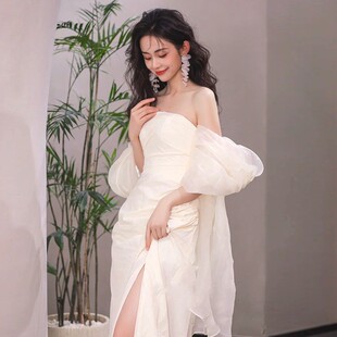 2026新款抹胸轻婚纱新娘简约长款法式缎面出门纱超仙森系晨袍礼服