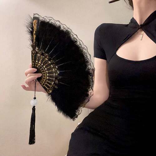 汉服旗袍扇子折扇中黑色羽毛