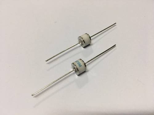 EPCOS爱普科斯 陶瓷气体放电管A81-A230X 2脚230V 2R230 20KA 8X6