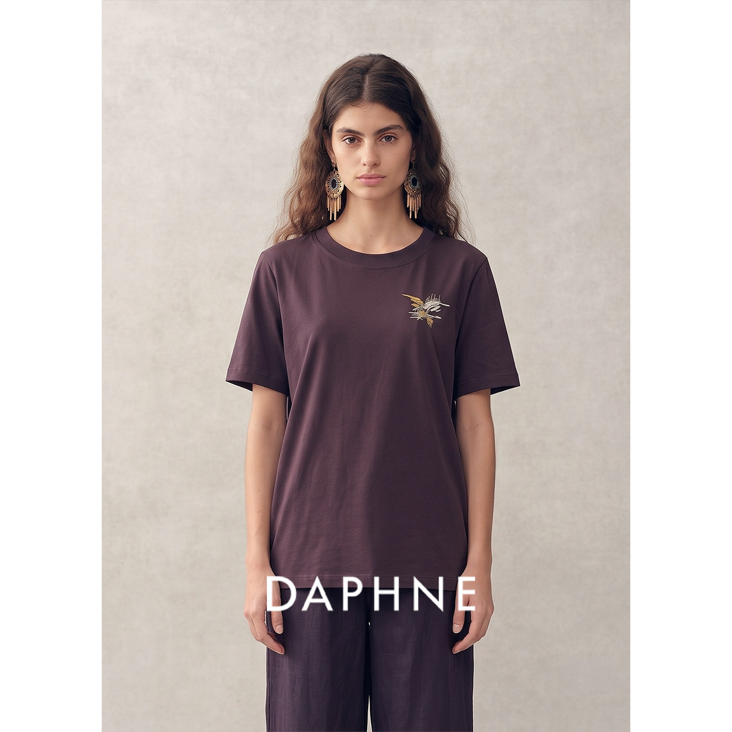 Daphne达芙妮新疆棉慵懒风圆领短袖T恤女夏飞鸟刺绣宽松百搭上衣