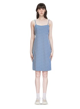 BM吊带连衣裙女蓝色碎花圆领背心无袖2024新款春夏修身显瘦吊带裙