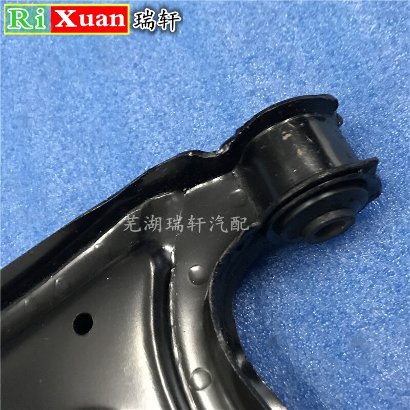 奇瑞凯翼C3下摆臂 凯翼C3R下摆臂下肢臂控制臂三角臂总成橡胶套