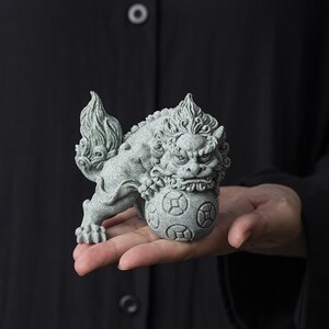 国潮中国风青砂石狴犴招财神兽摆件家居客厅桌面博古架工艺品装饰