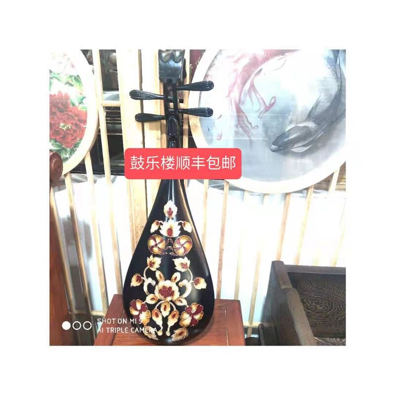 仿唐琵琶摄影楼拍摄弹拨乐器中式家居摆件玄关挂件民乐复古手绘琴
