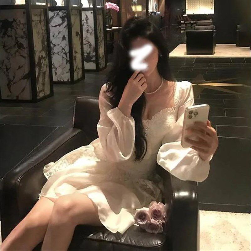 微胖mm法式温柔轻奢蕾丝连衣裙女秋冬新款设计感长袖短裙小礼服