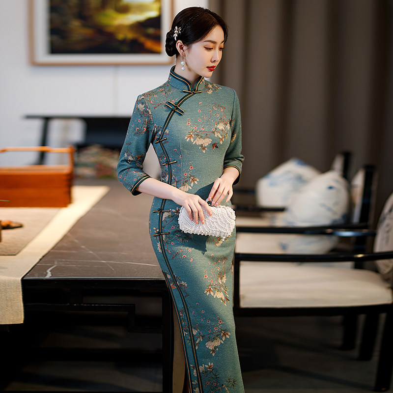 旗袍长版曼丽绒加厚秋款2023新款年轻款女高端气质日常复古改良