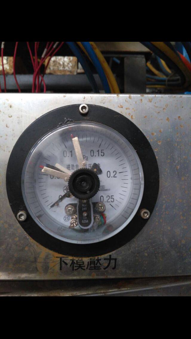 苏州庆丰磁助电接点压力表 Y100XCZT 0.25MPA 24V 真空包装机器用
