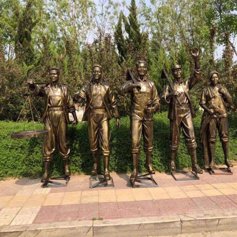 定制知青雕塑玻璃纤维大学生下乡人物系列雕像铸铝怀旧复古大型摆