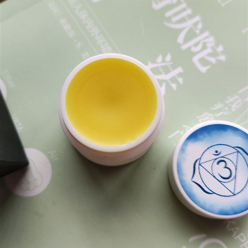 眉心 伦第三眼  直觉力中心 提高记忆力 感应力 看透本质 涂抹膏