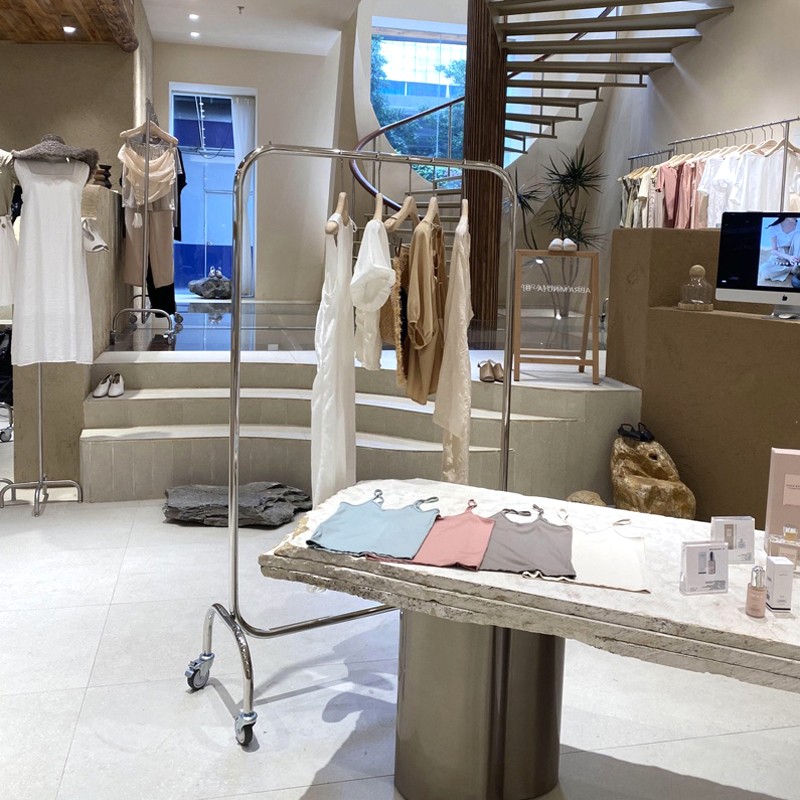 女装店货架落地式不锈钢移动衣架带轮店铺挂衣杆服装店专用展示架